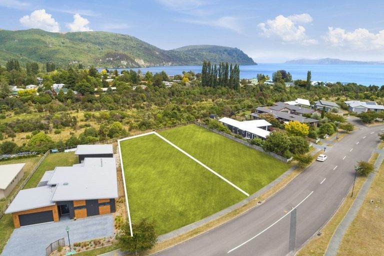 Photo of property in 135 Lisland Drive, Kinloch, Taupo, 3377