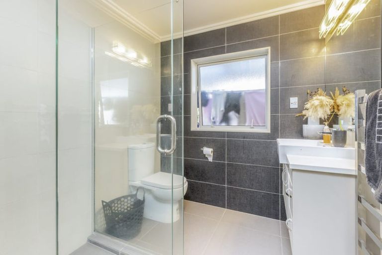 Photo of property in 11 Henriette Place, The Gardens, Auckland, 2105