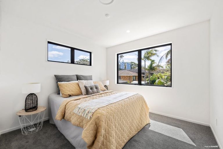 Photo of property in 11a Mimosa Place, Half Moon Bay, Auckland, 2012