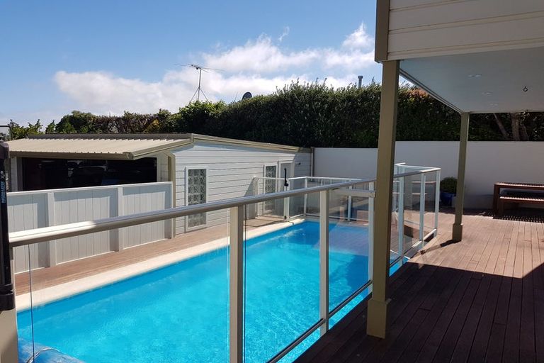 Photo of property in 77 Seaview Road, Paremata, Porirua, 5024