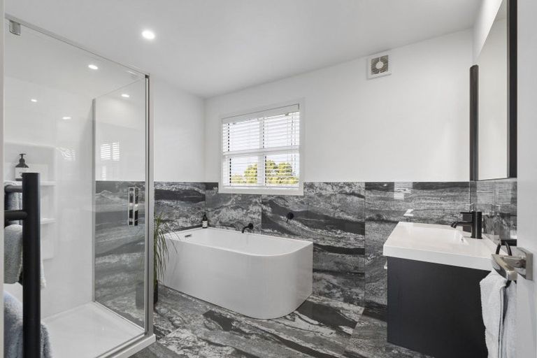 Photo of property in 172 Hendersons Line, Kelvin Grove, Palmerston North, 4470