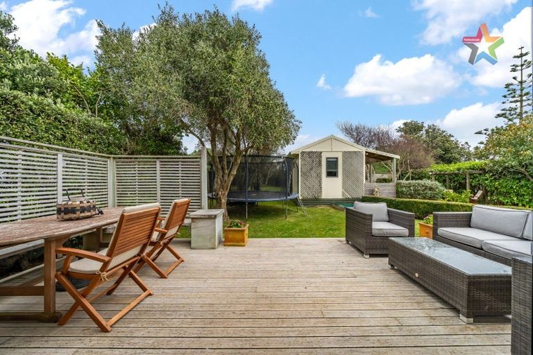 Photo of property in 22 Waiuta Street, Titahi Bay, Porirua, 5022