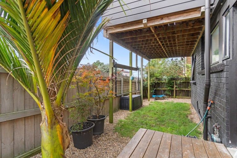 Photo of property in 3/80 Onewa Road, Northcote Point, Auckland, 0627