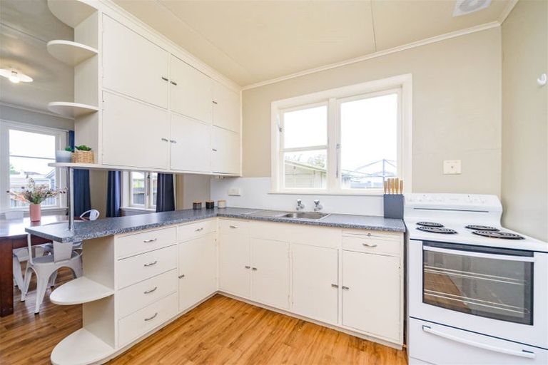 Photo of property in 27 Duff Crescent, Highbury, Palmerston North, 4412