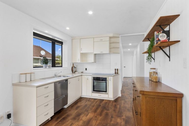 Photo of property in 465 Mairehau Road, Parklands, Christchurch, 8083