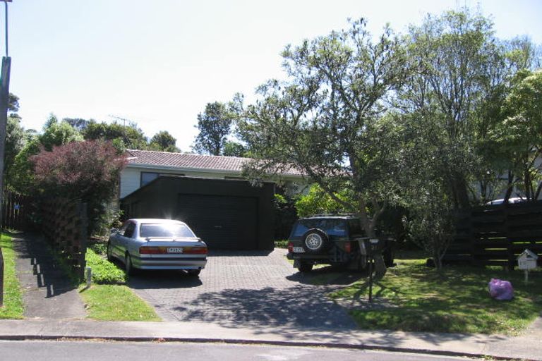 Photo of property in 21 Clensmore Place, Torbay, Auckland, 0630