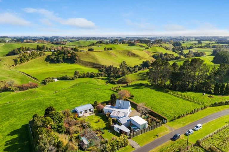 Photo of property in 198 Ackworth Road, Lepperton, New Plymouth, 4373