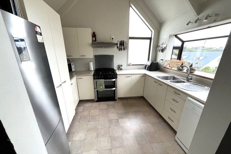 Photo of property in 2/64 Kaikoura Street, Maupuia, Wellington, 6022