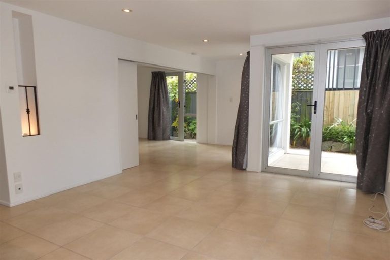 Photo of property in 2/32 Cranmer Square, Christchurch Central, Christchurch, 8013