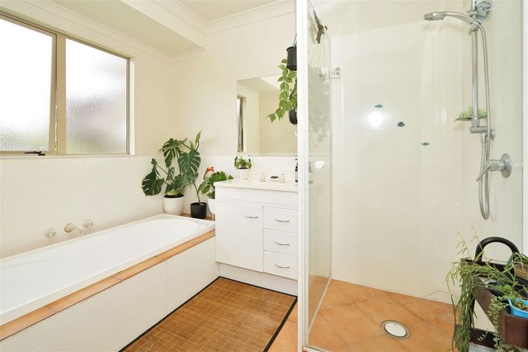 Photo of property in 17 Highgrove Drive, Grandview Heights, Hamilton, 3200