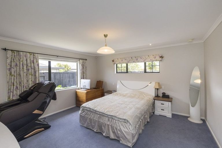 Photo of property in 145 Schnell Drive, Kelvin Grove, Palmerston North, 4414