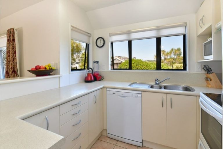 Photo of property in 13a Joydon Place, Stanmore Bay, Whangaparaoa, 0932