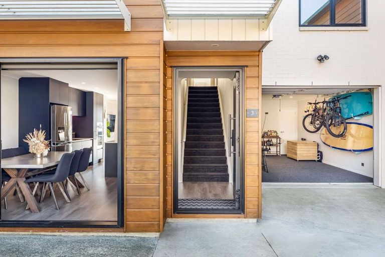 Photo of property in 3 Seafarer Crescent, Stanmore Bay, Whangaparaoa, 0932