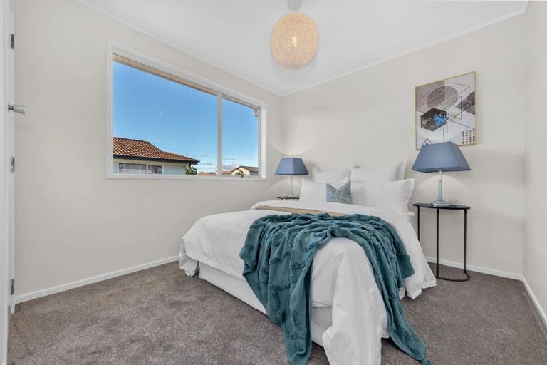 Photo of property in 30 Becker Drive, Weymouth, Auckland, 2103
