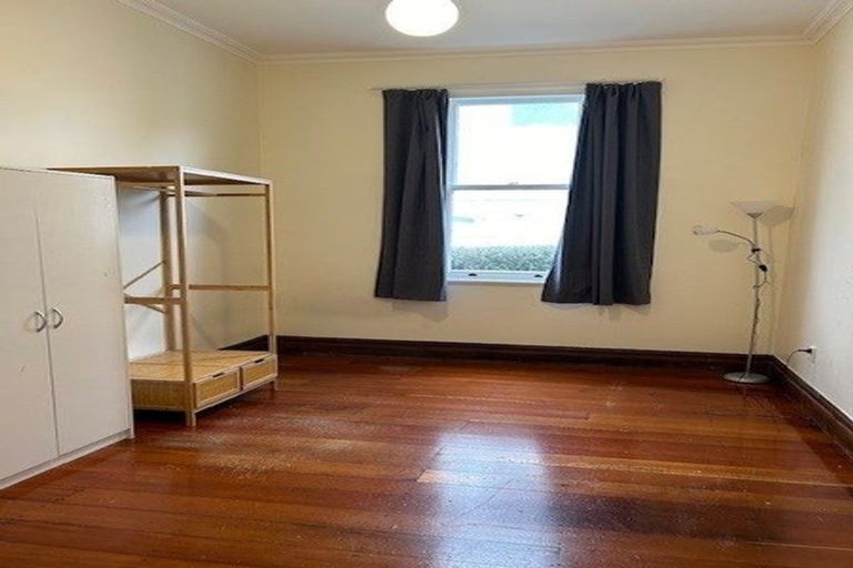 Photo of property in 2 Stanley Street, Berhampore, Wellington, 6023