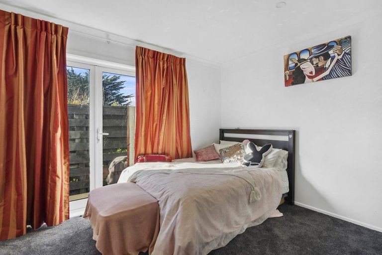 Photo of property in 78 Grays Road, Camborne, Porirua, 5026