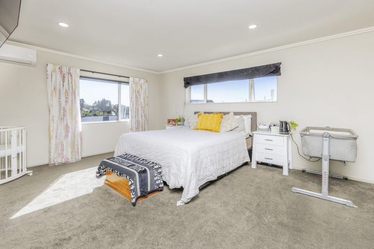 Photo of property in 11 Henriette Place, The Gardens, Auckland, 2105