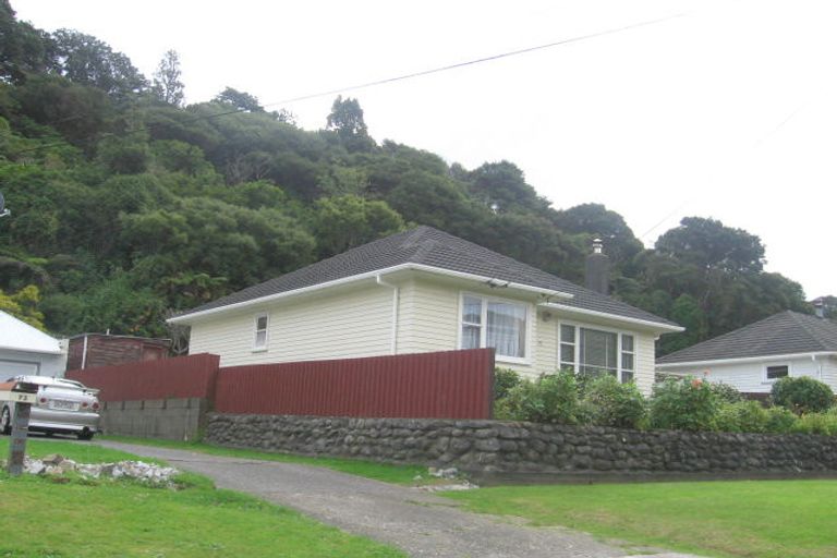 Photo of property in 75 Hair Street, Wainuiomata, Lower Hutt, 5014