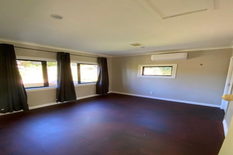 Photo of property in 52 Chamberlain Road, Karori, Wellington, 6012
