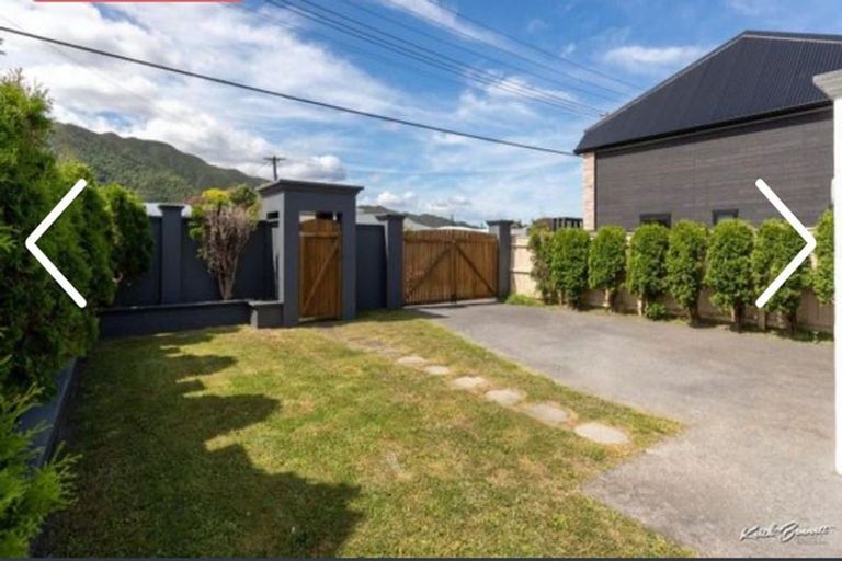 Photo of property in 33 Waiwhetu Road, Waiwhetu, Lower Hutt, 5010