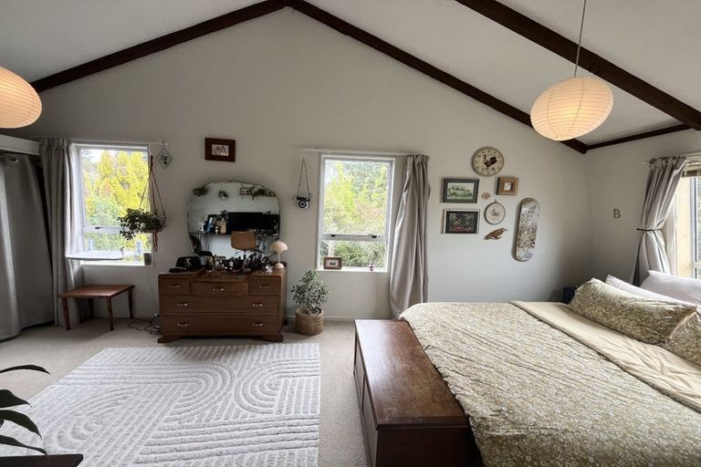 Photo of property in 1a Woodstock Terrace, Tawa, Wellington, 5028