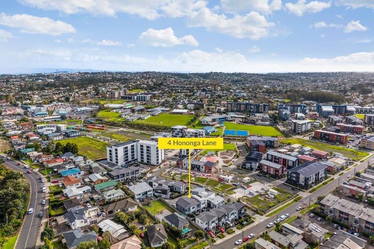 Photo of property in 4 Hononga Lane, Northcote, Auckland, 0627