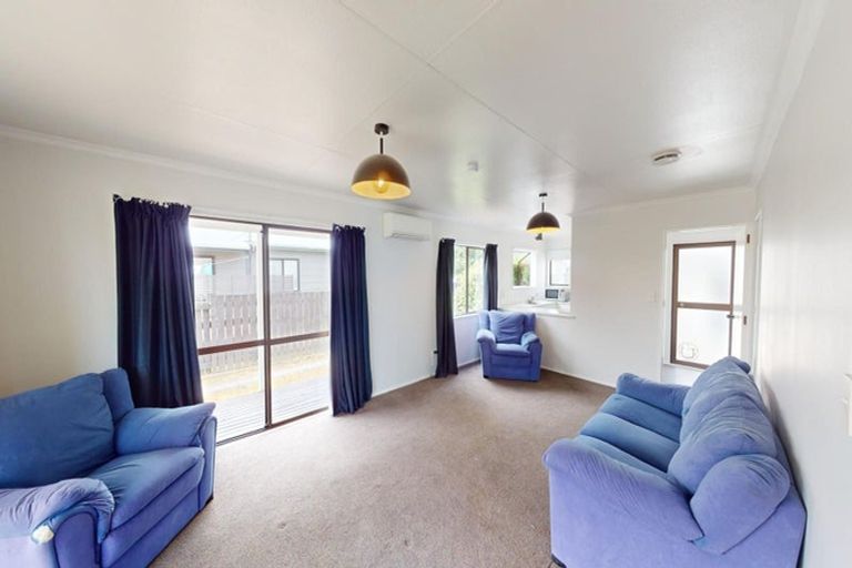 Photo of property in 5 Newton Place, Westbrook, Palmerston North, 4412