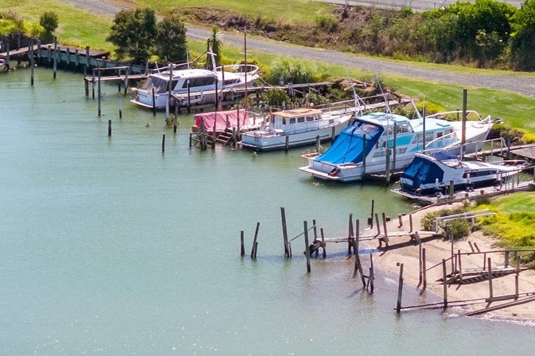 Photo of property in 28 Mariner Cove Road, Tinopai, 0593