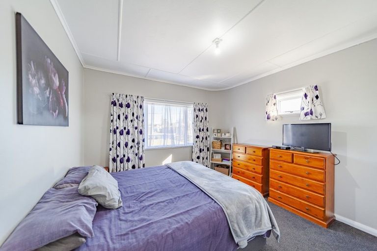 Photo of property in 10 Bibby Street, Waipawa, 4210