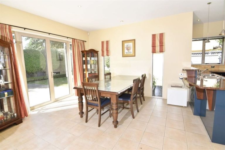 Photo of property in 6 Hogarth Lane, Burnside, Christchurch, 8053