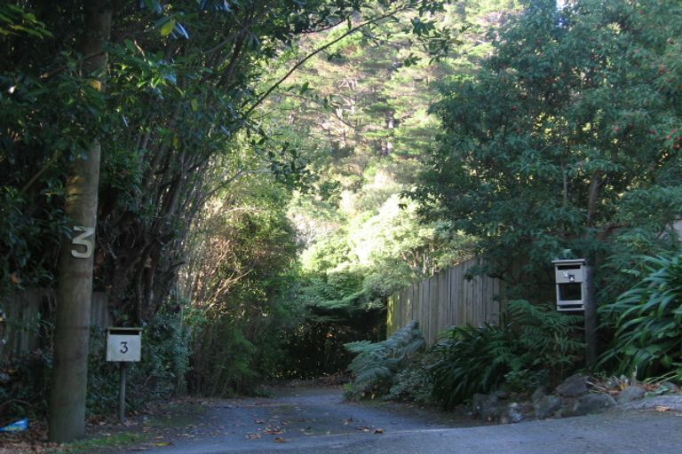 Photo of property in 3 Rakau Grove, Stokes Valley, Lower Hutt, 5019