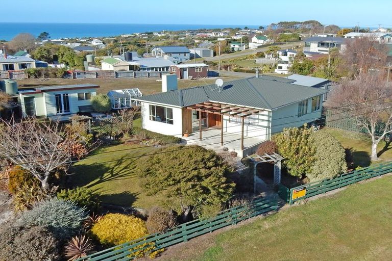 Photo of property in 28 Semple Street, Kakanui, Oamaru, 9495