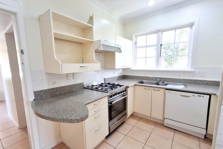 Photo of property in 7 Collier Avenue, Karori, Wellington, 6012