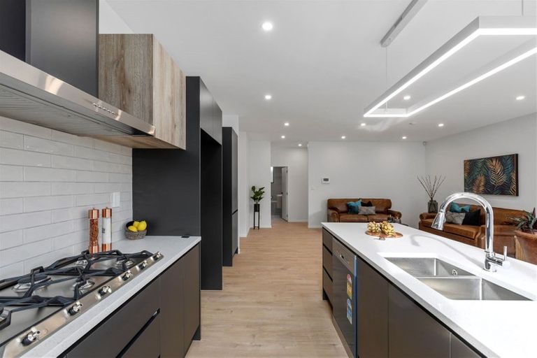 Photo of property in 3 Ropere Street, Kumeu, 0810