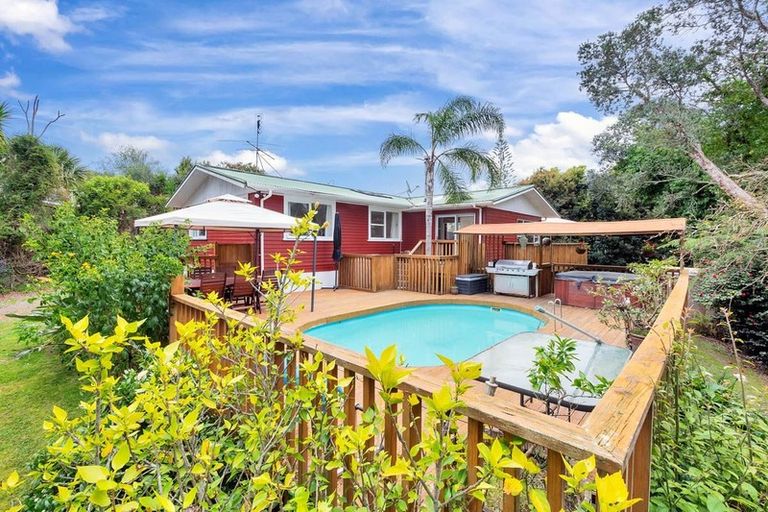 Photo of property in 43 Glendene Avenue, Glendene, Auckland, 0602