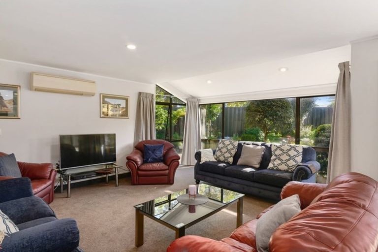 Photo of property in 74a Grand Vue Road, Kawaha Point, Rotorua, 3010