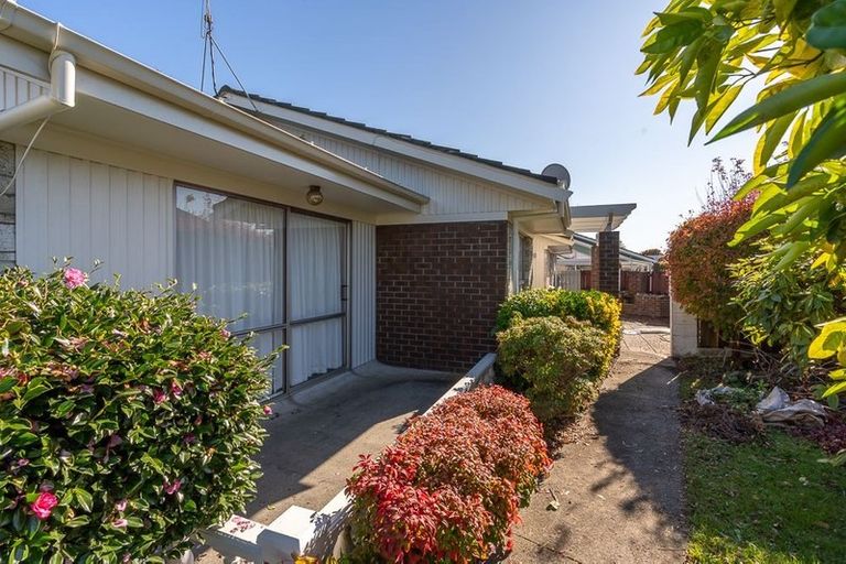 Photo of property in 24 Forest Lake Road, Forest Lake, Hamilton, 3200