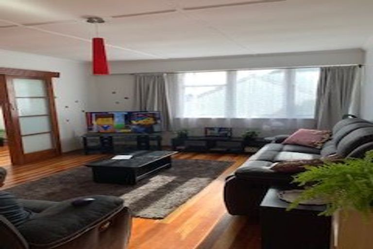 Photo of property in 60 Tremewan Street, Tawa, Wellington, 5028