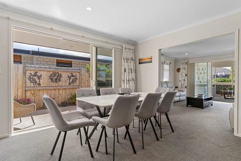 Photo of property in 16 Dunkeld Drive, Papamoa, 3118