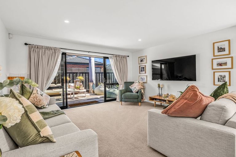 Photo of property in 16 Cam Mill Place, Rangiora, 7400