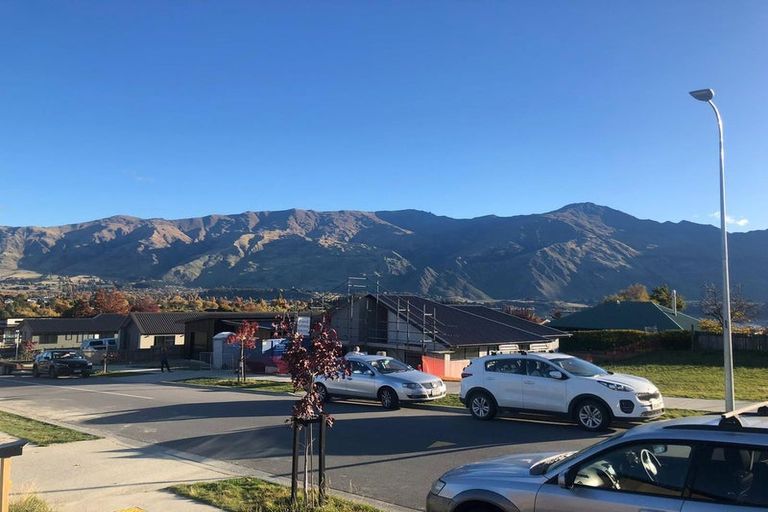 Photo of property in 28 Clearview Street, Wanaka, 9305