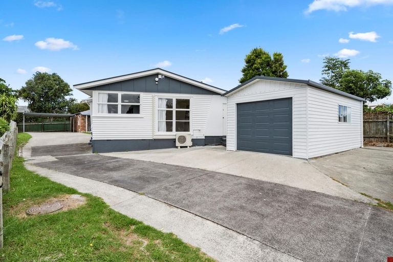 Photo of property in 69 Glen Marine Parade, Glendene, Auckland, 0602