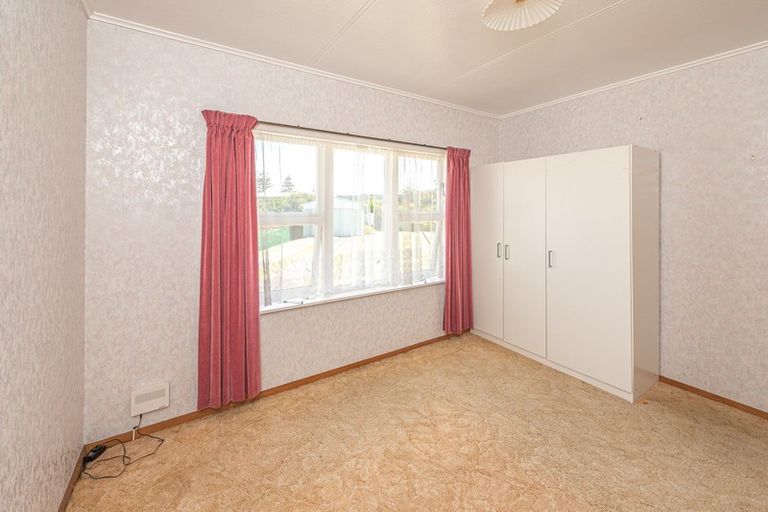 Photo of property in 15 Karaka Street, Castlecliff, Whanganui, 4501