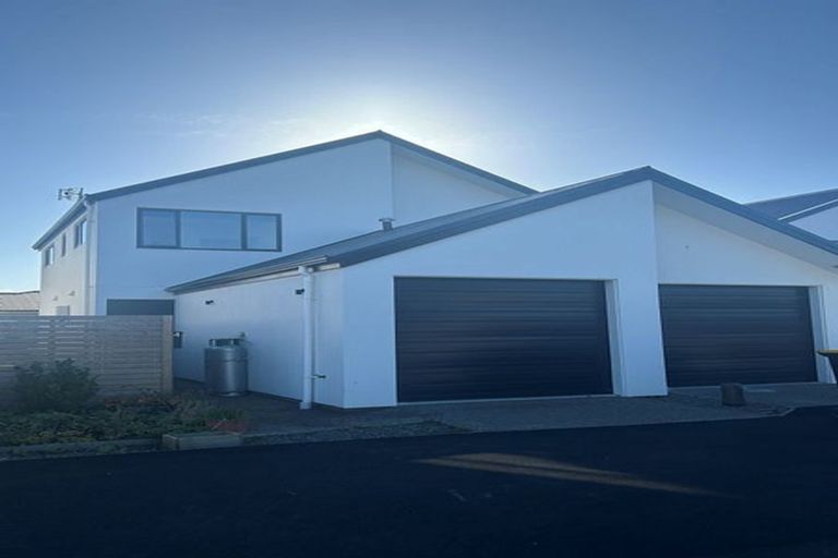 Photo of property in 4/20 Ballinger Place, Carterton, 5713