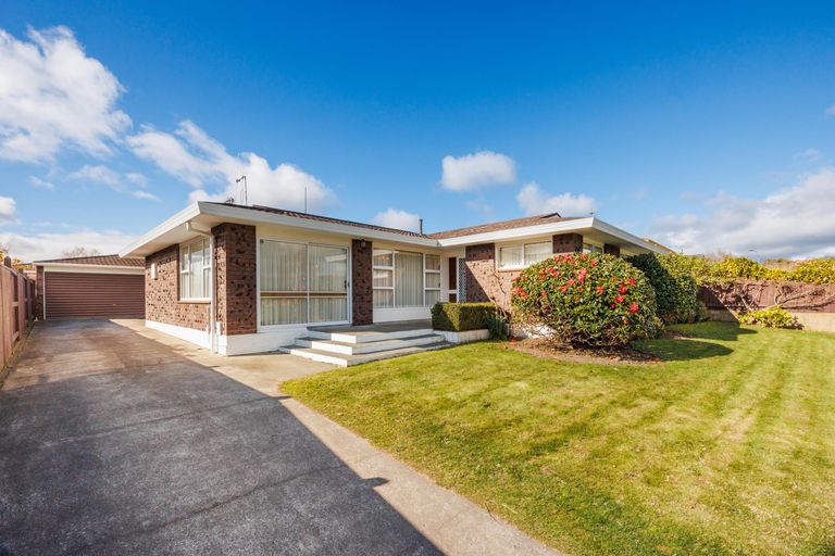 Photo of property in 18 Caulfield Place, Awapuni, Palmerston North, 4412