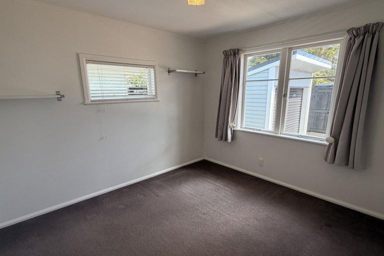 Photo of property in 19 Bond Street, Hokowhitu, Palmerston North, 4410