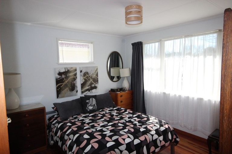 Photo of property in 26 Mokau Place, Terrace End, Palmerston North, 4410