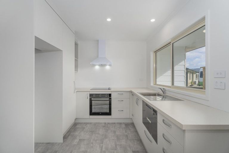 Photo of property in 8 Seascape Avenue, Whitianga, 3510