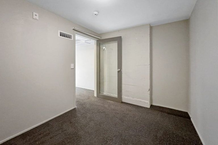 Photo of property in Sharella Living, 20 Glenmore Street, Thorndon, Wellington, 6011