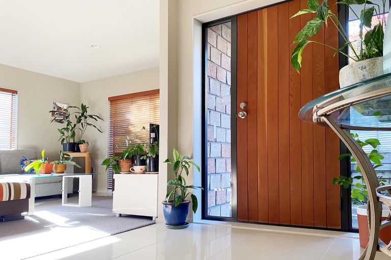 Photo of property in 10a Phoenicia Court, The Gardens, Auckland, 2105